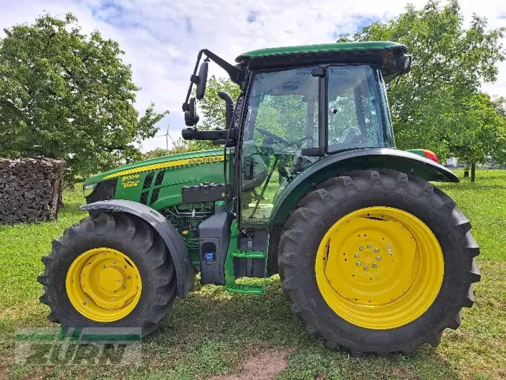 John Deere 5100M