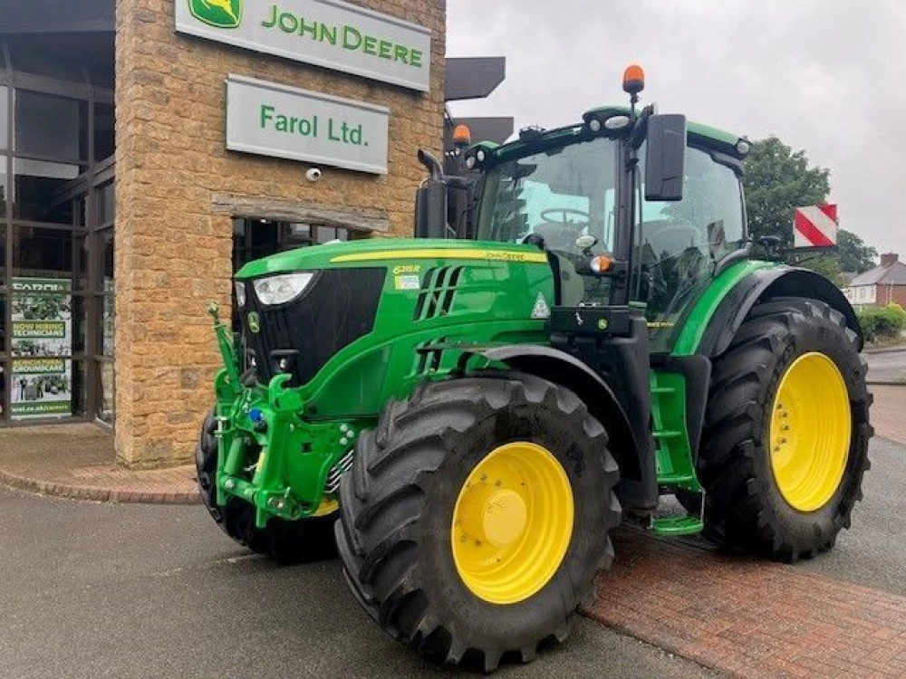 John Deere 6215R